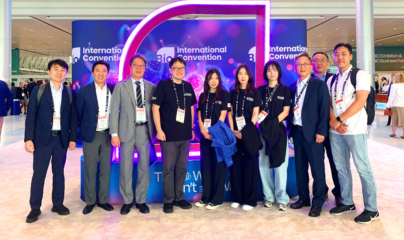 BIO USA 2025에서 KHDP (Korea Health Data Platform) 시연 기념 촬영